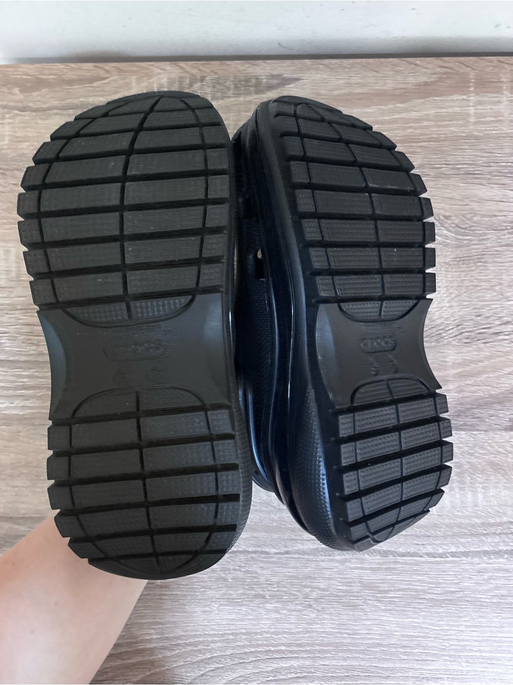 NWOT CROCS Kids Classic Clog — Black Size 7 - Picture 2 of 3